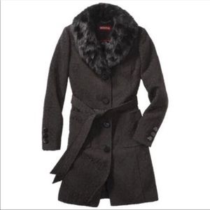 Faux fur single breasted coat